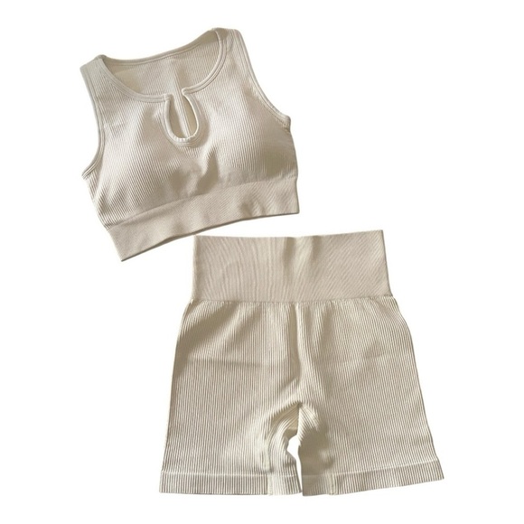 NWT-OQQ-TWO PIECE CREAM COLOR WORKOUT SET-SIZE SMALL - Picture 2 of 6
